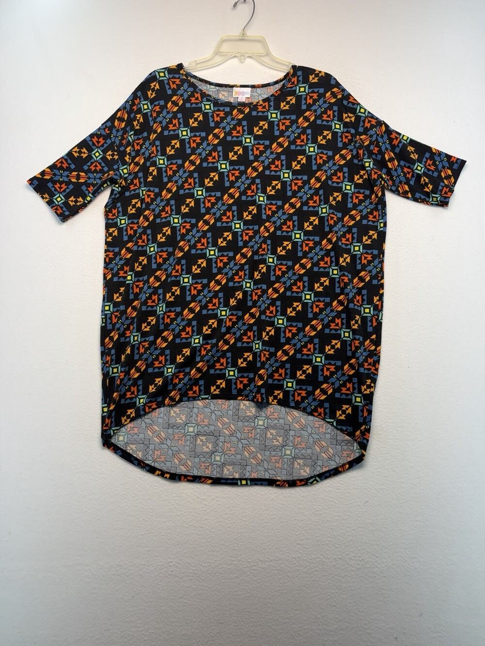 New W/O Tags Lularoe Irma WomenSmall Short Sleeve Mosaic Geometric Tunic Shirt